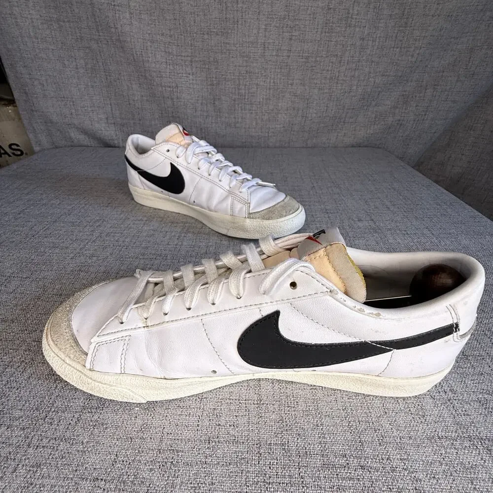 Nike Blazer Low 77 Vintage White Black Mens 9.5 Sneakers Shoes DA6364-101